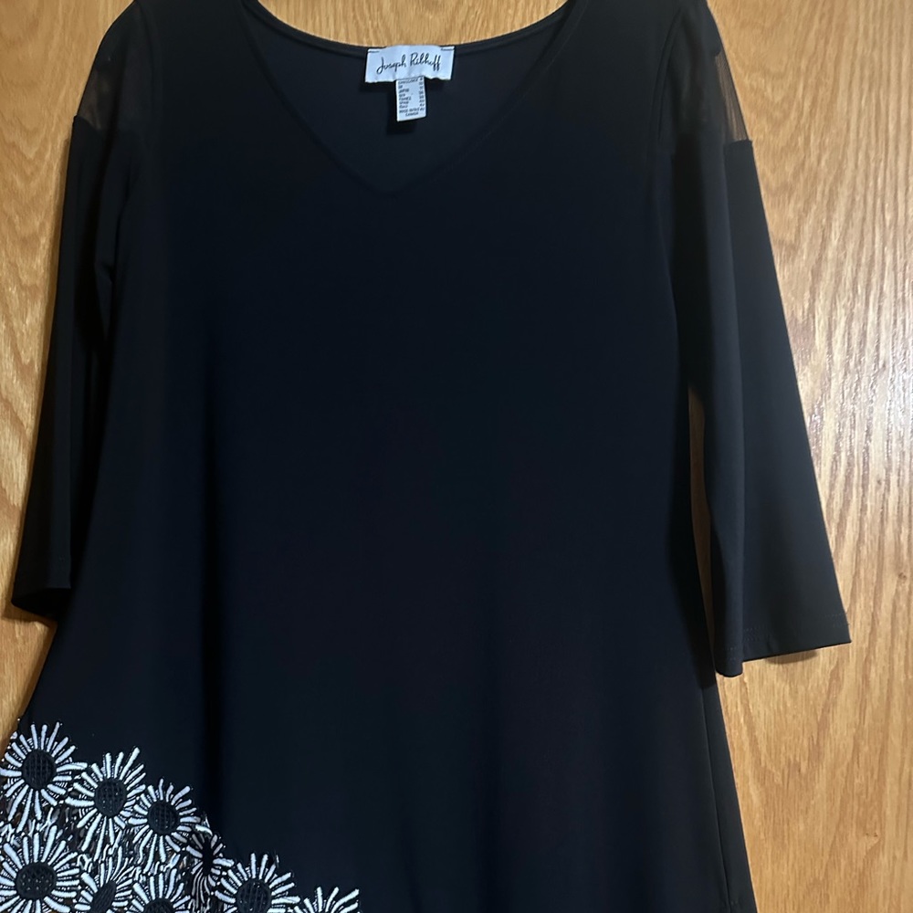 Joseph Ribkoff Black Top Size 8.